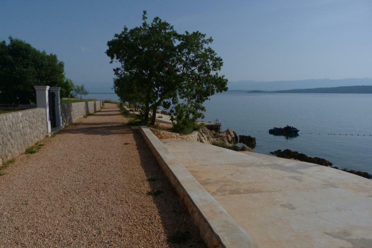 Apartments Monja & Dadi, Malinska, Вантачичи Экстерьер фото